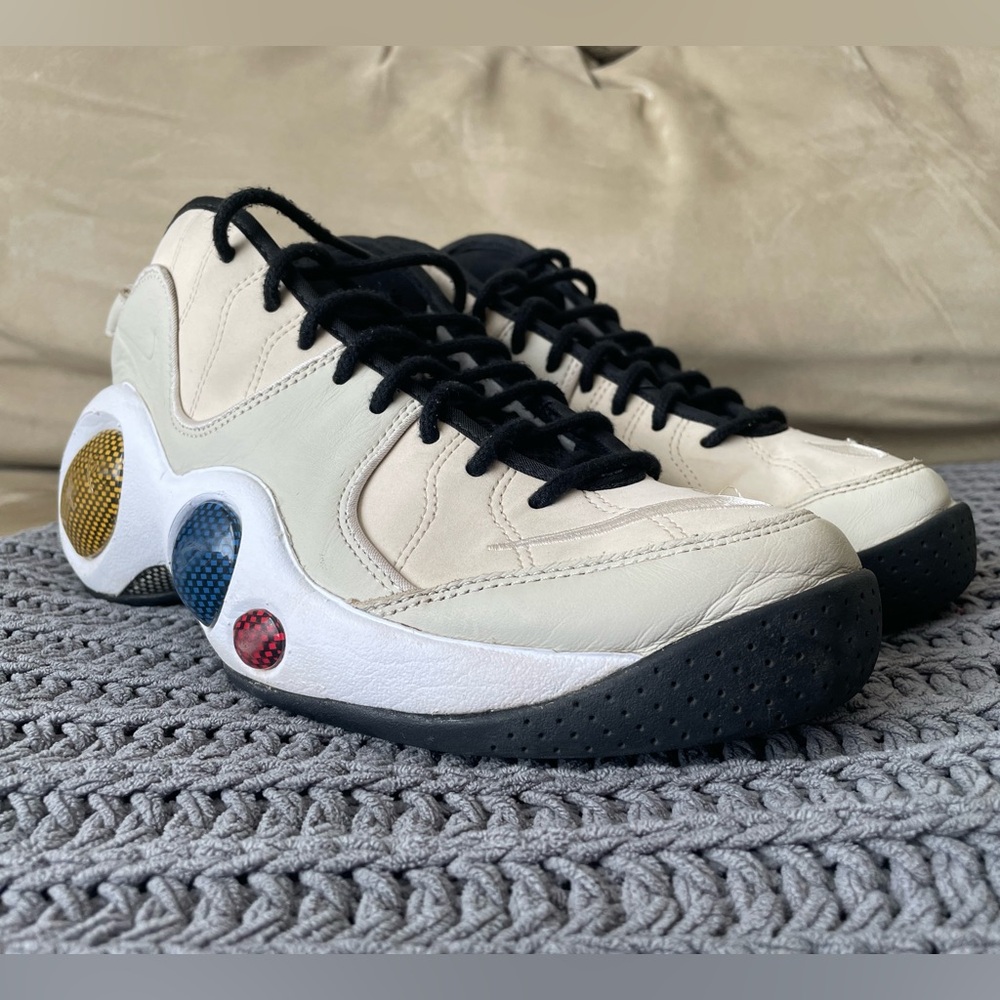 Nike air zoom flight 95 
Light ore wood brown blue cobalt red 
Mens 9